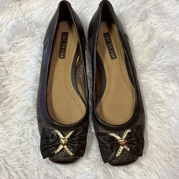 ♥️$10 FINAL PRICE LUZ DA LUA Brazil brown flats shoes gold rhinestones bow 8 - Picture 2 of 7